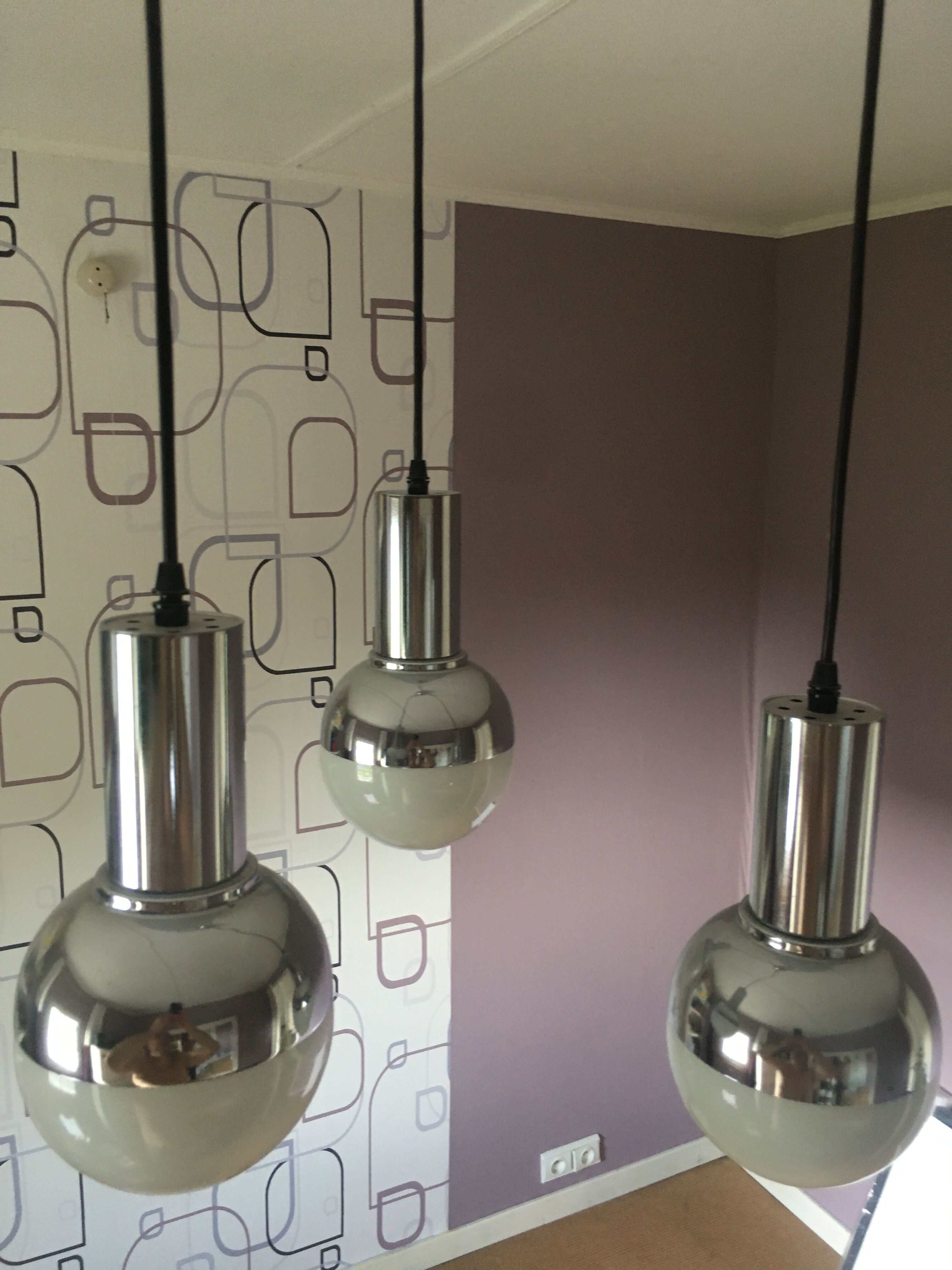 Suspension 3 chrome balls and opaline