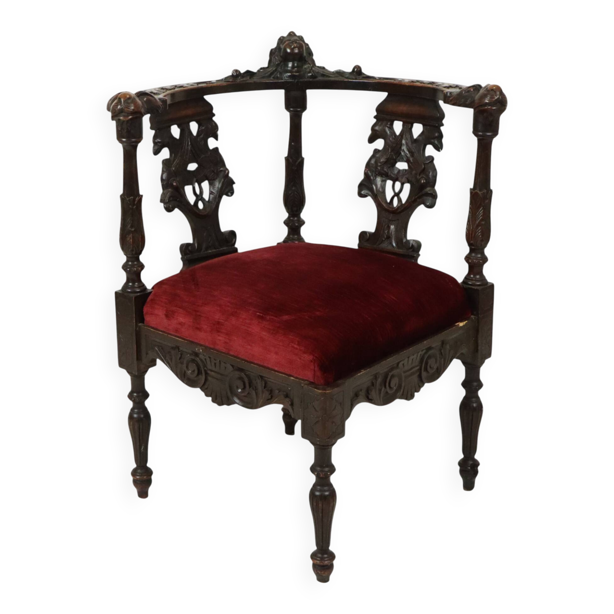 Antique corner armchair in Italian oak in Renaissance style