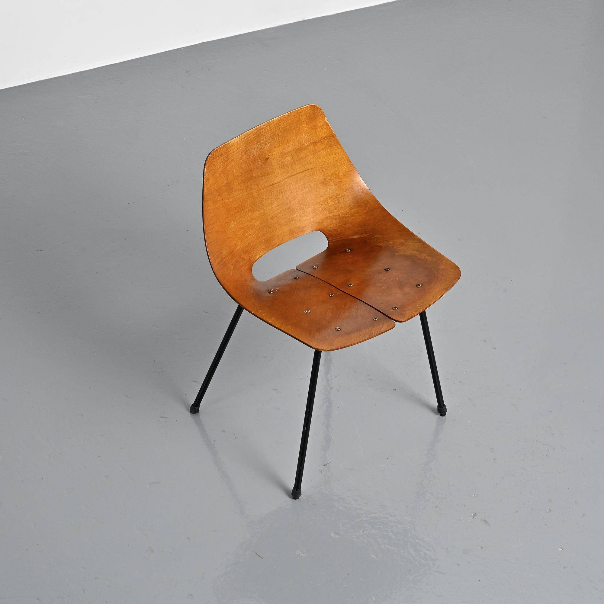 Chaise Tonneau par Pierre Guariche, Steiner, 1953