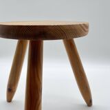 Tripod shepherd's stool in pine