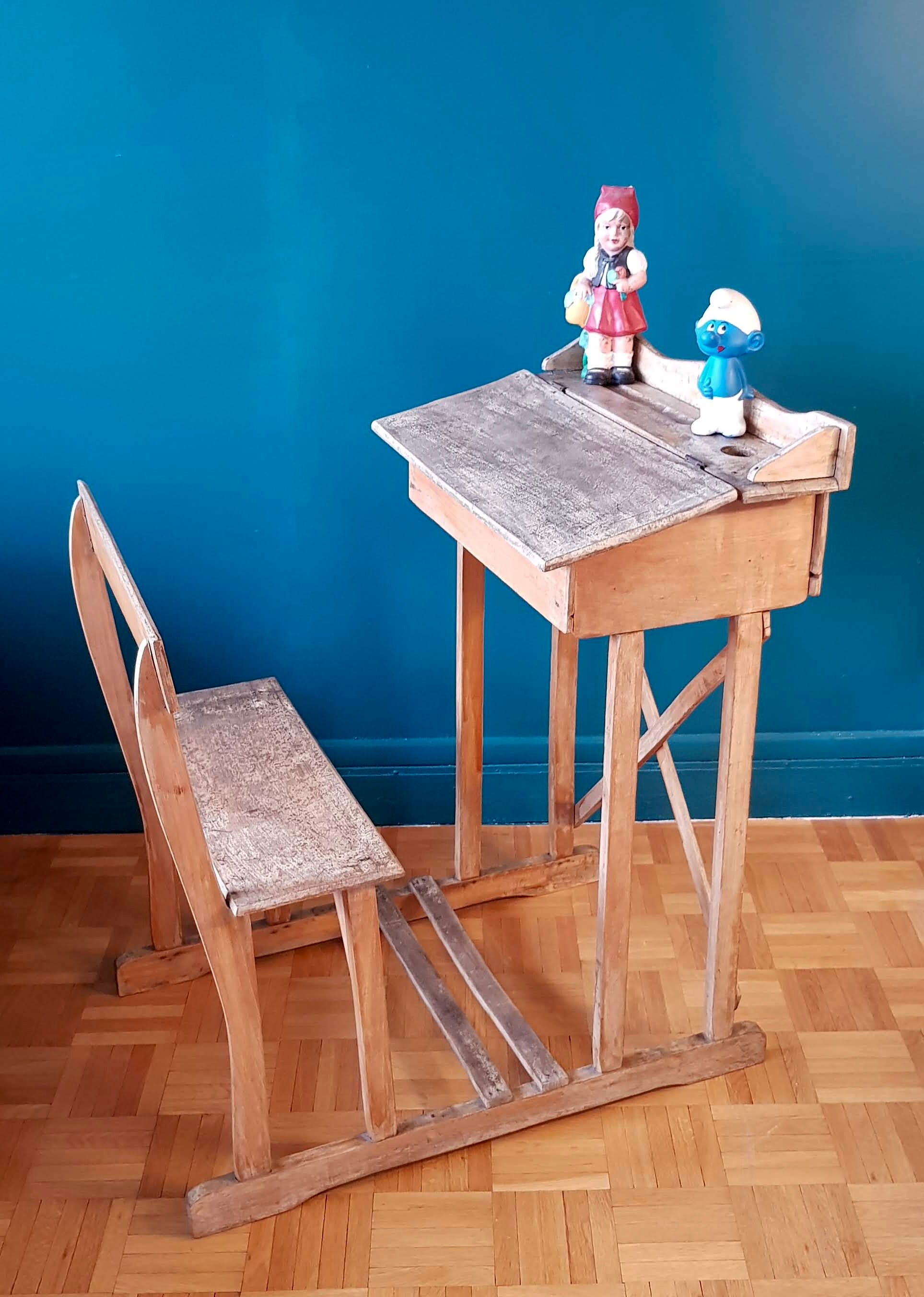 Pupitre d'écolier ancien