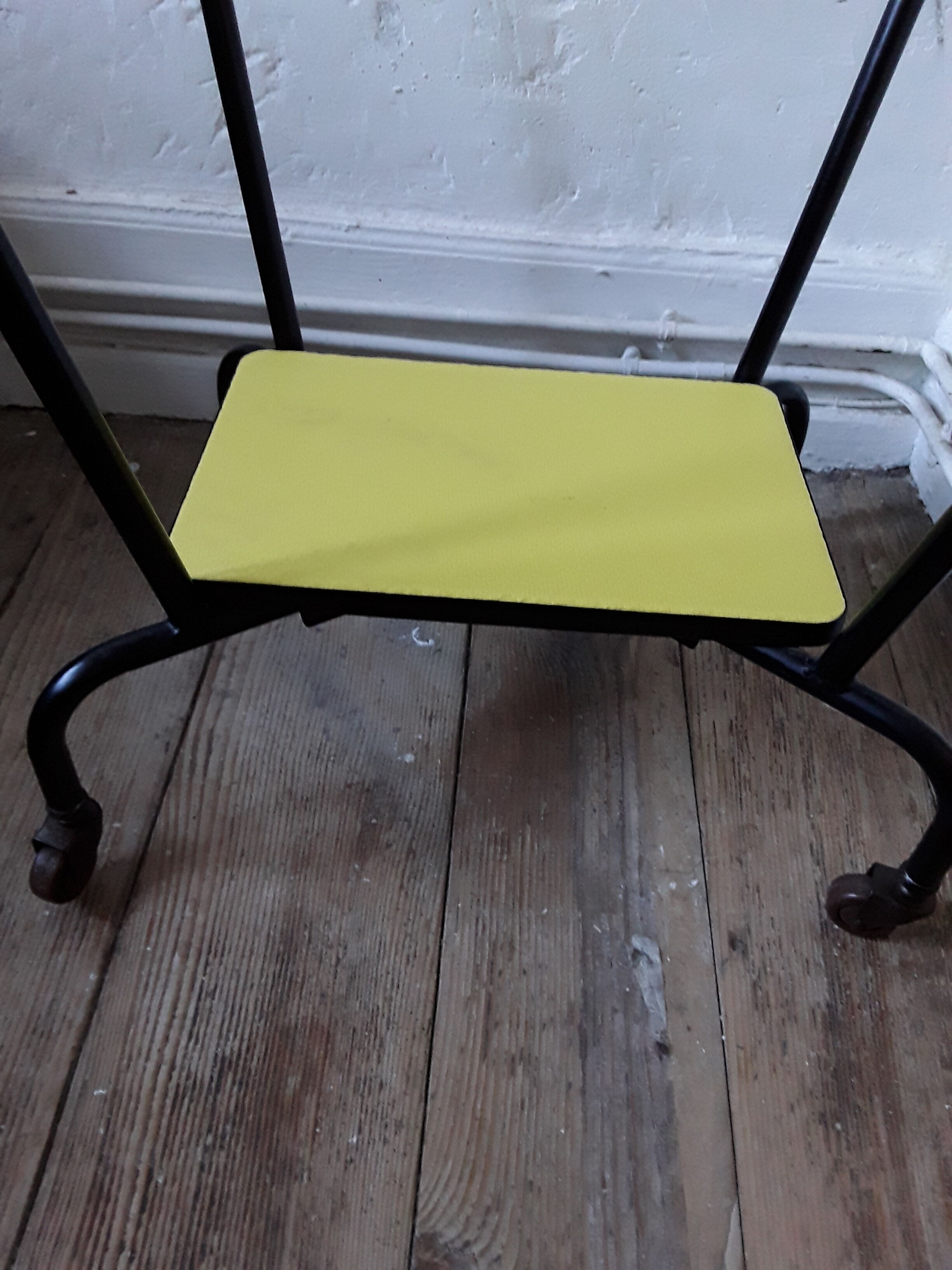 Vintage 1960s rolling dessert