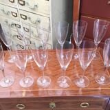 Service of 12 Baccarat champagne flutes.