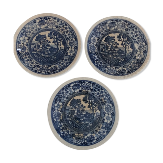 3 old saucers