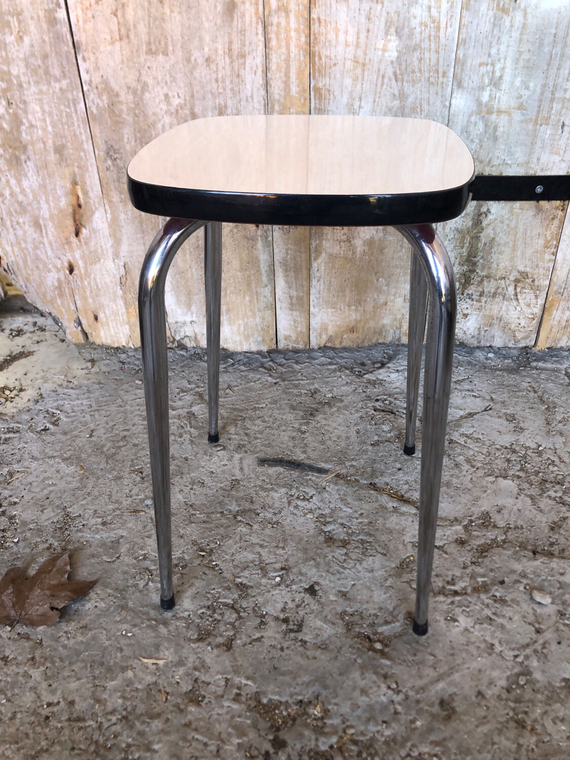 Tabouret formica blanc pieds compas metal chromé vintage