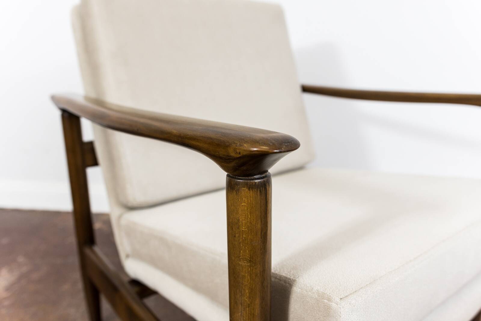 Mid-century modern Armchair "Gfm 142" By Edmund Homa,  Poland