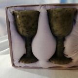 Paire de verres à pied en jade dans leur écrin