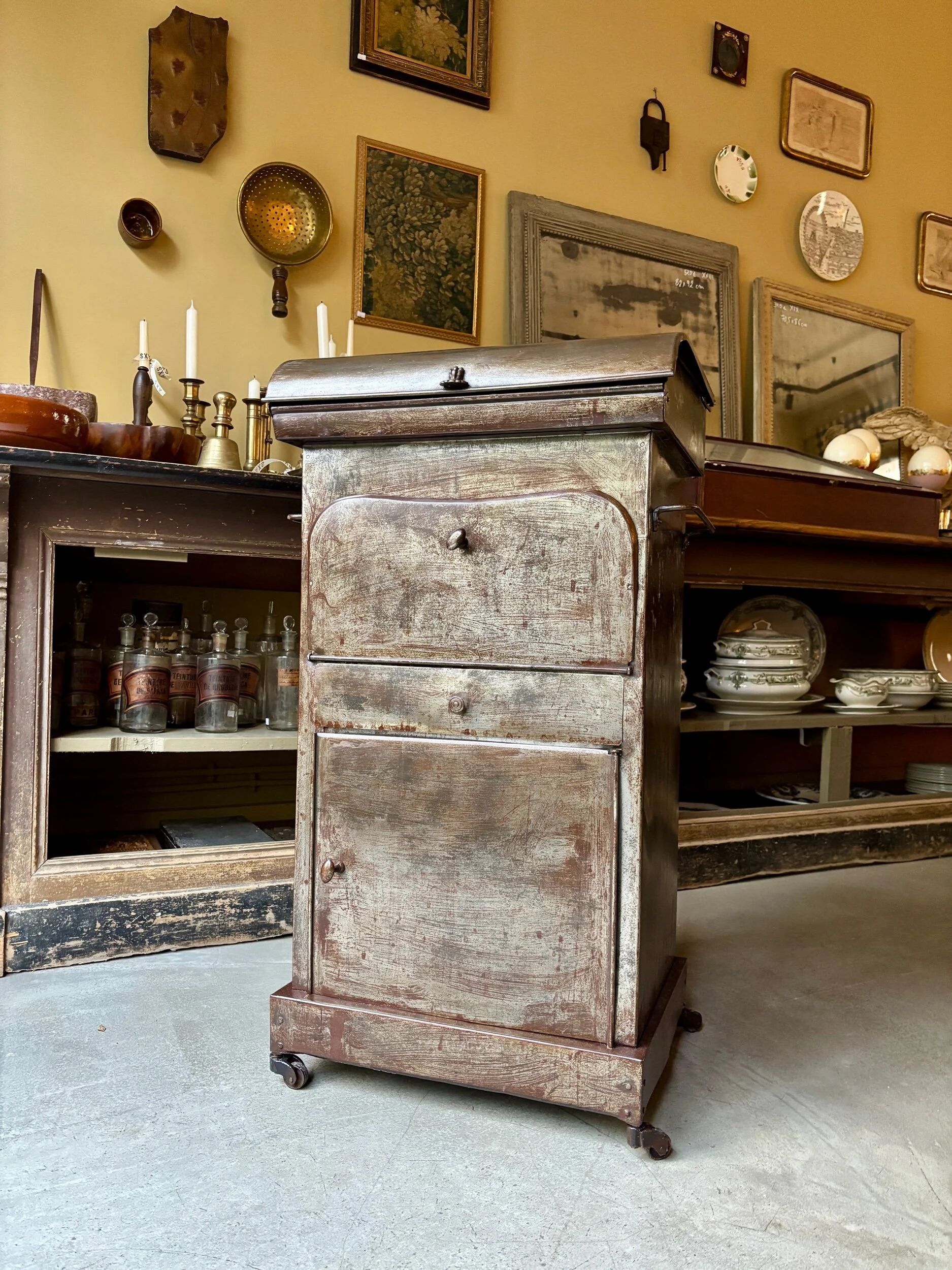 Metal washstand, Napoleon III period