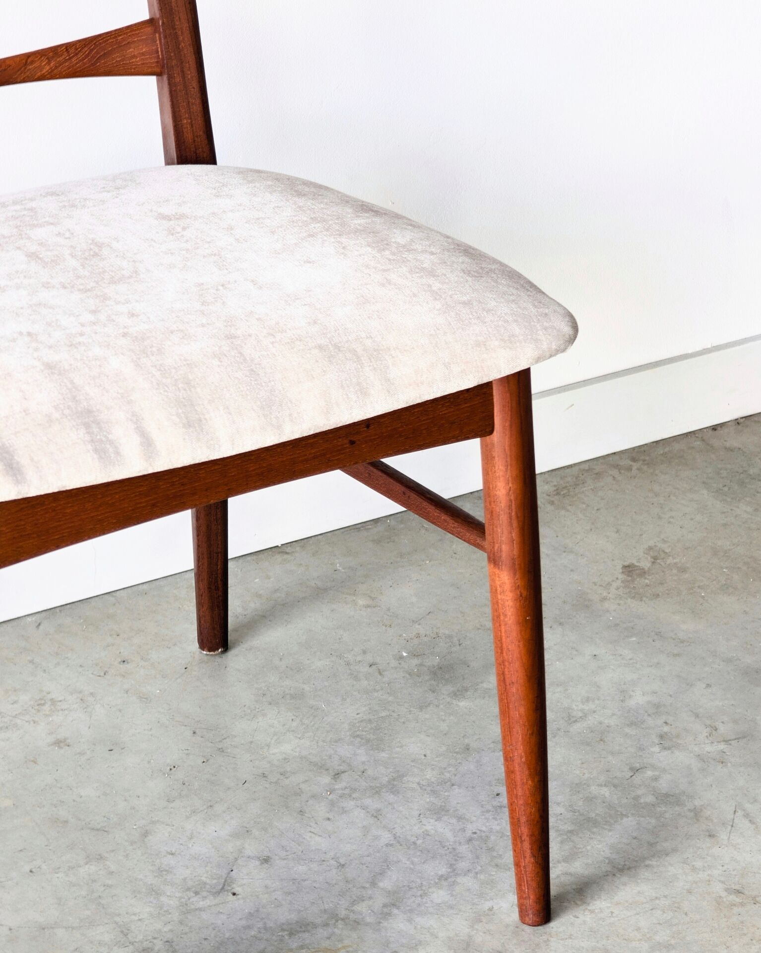 8 chaises vintage danoises teck modèle Lis, Niels Koefoed, 1960 1970