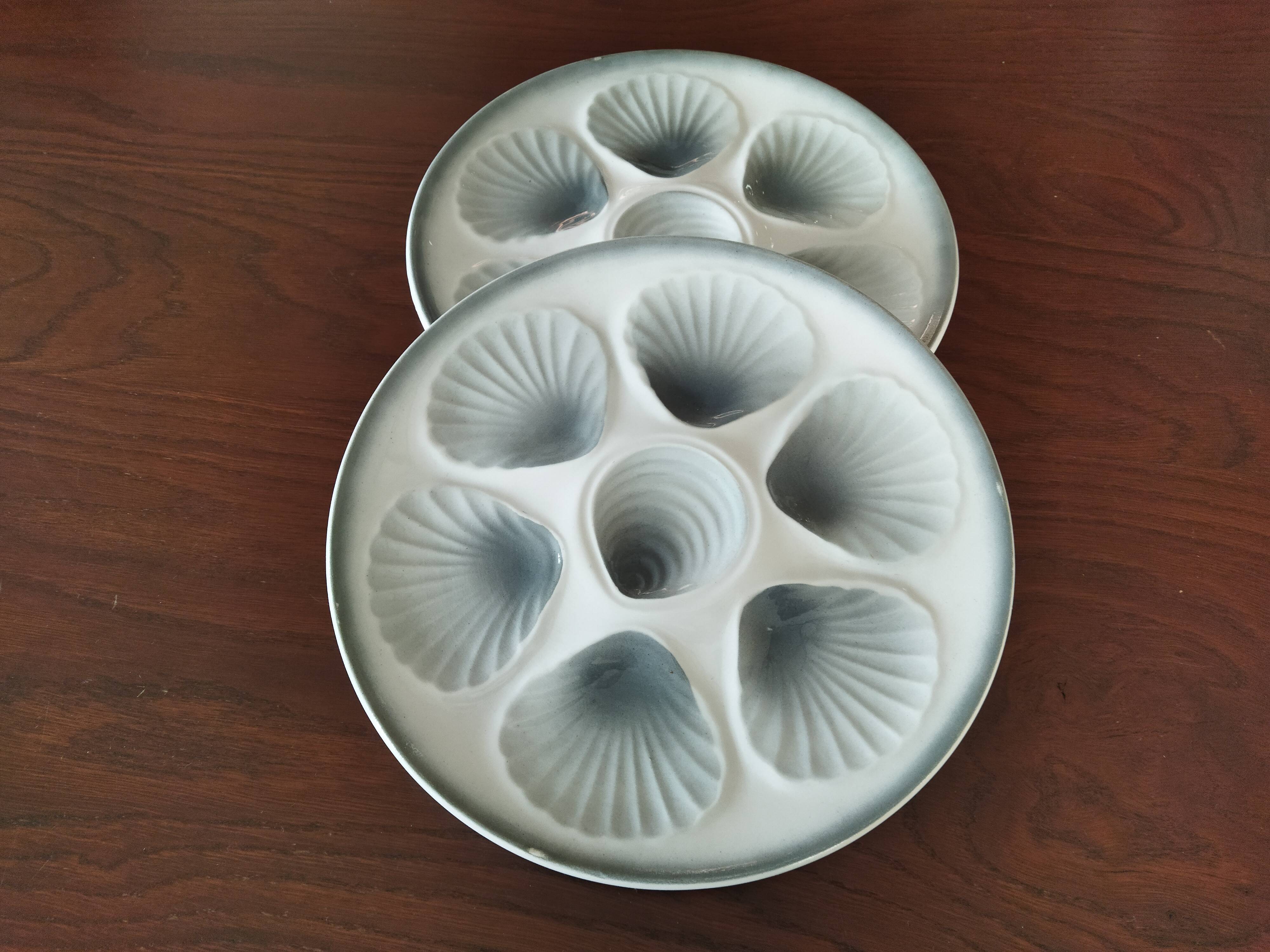 2 Moulin des Loups Orchies oyster plates