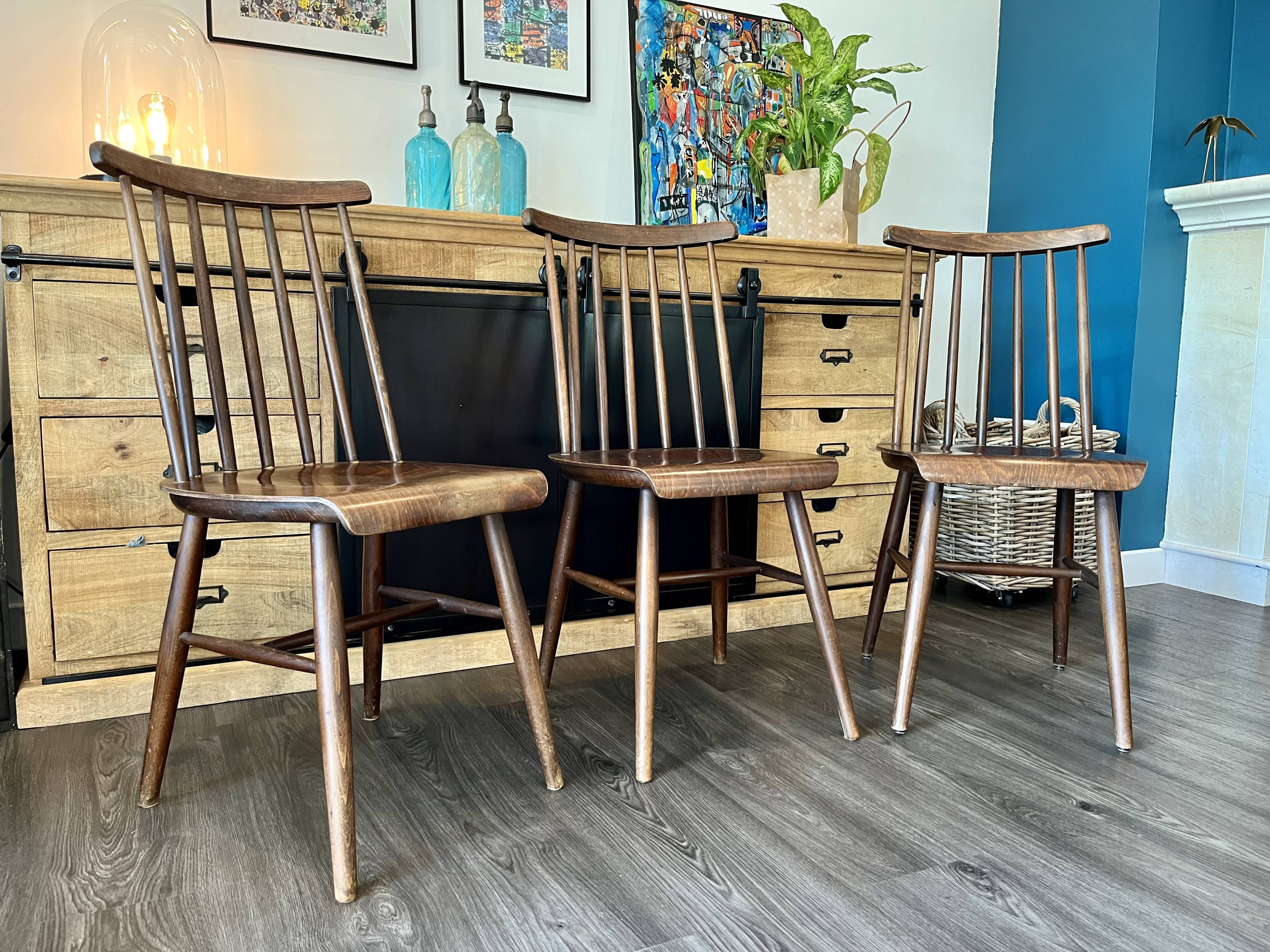 Trio de chaises bistrot fanett d'Ilmari Tapiovaara