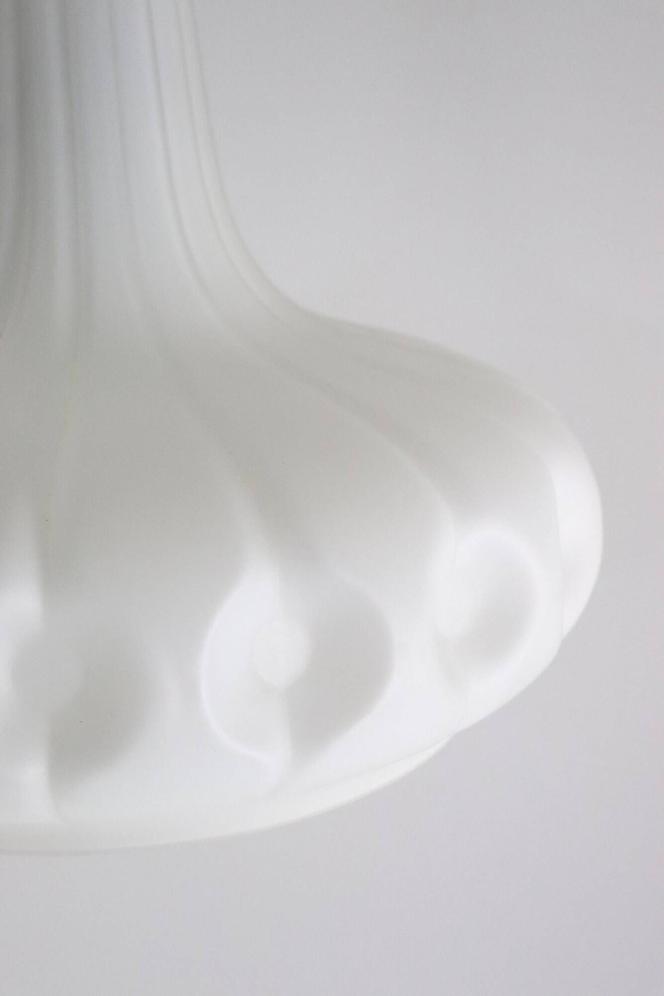 Peill & Putzler melkglazen lamp vintage mid century design