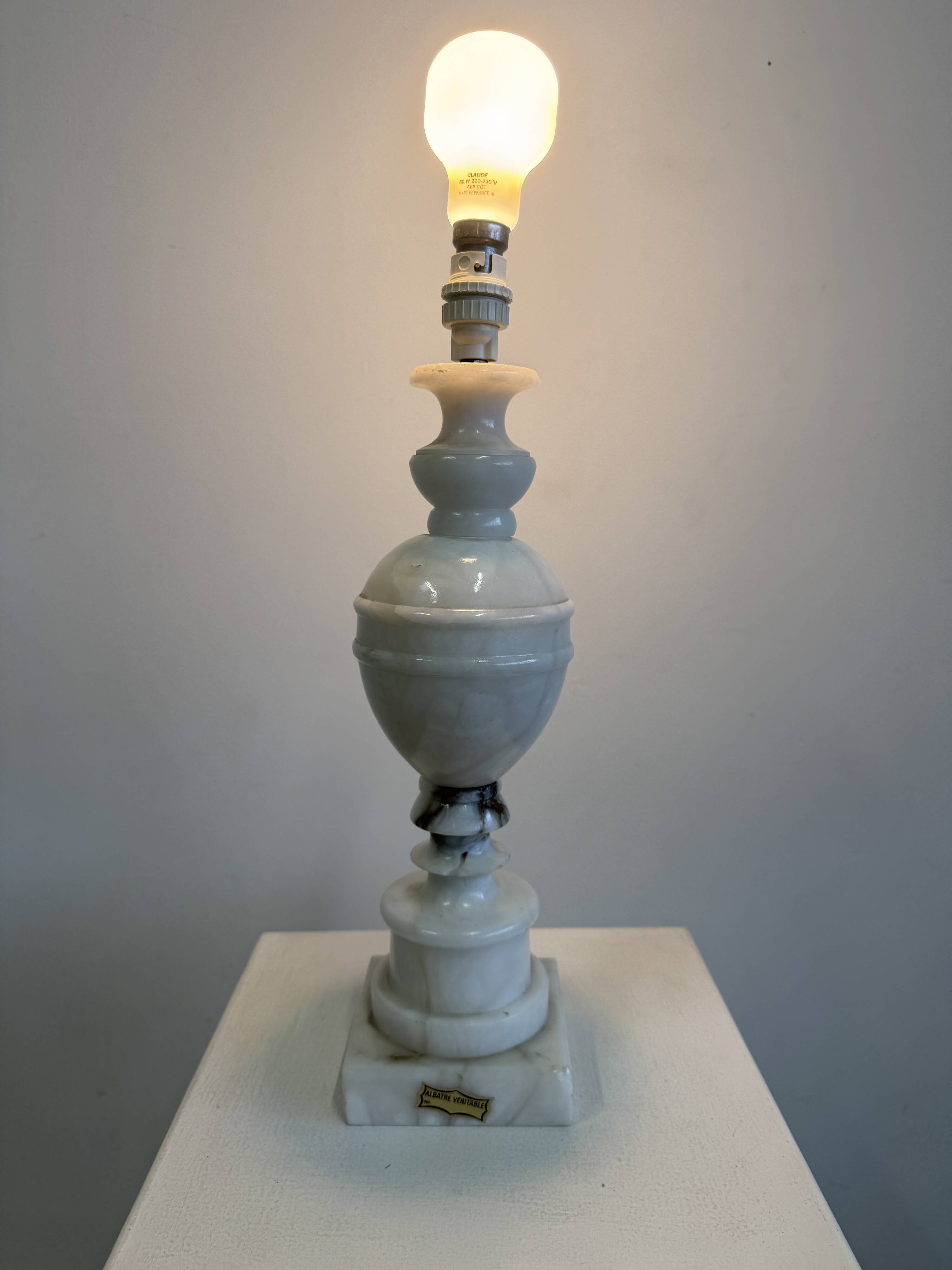 Large alabaster lamp base H41 D11