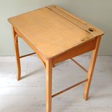 Bureau et chaise pour enfant signés Baumann