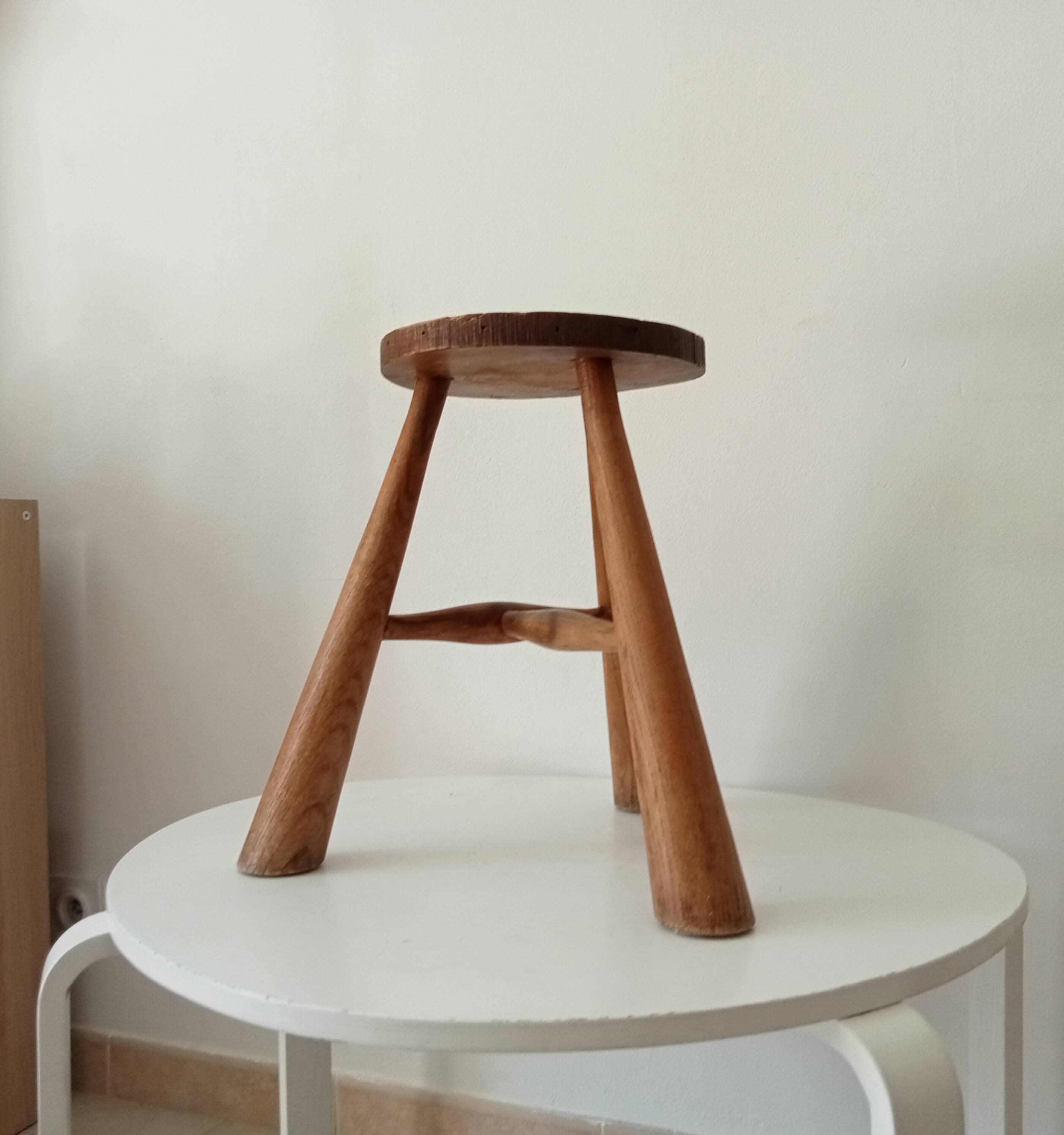Brutalist tripod stool from the 1950s/60s.