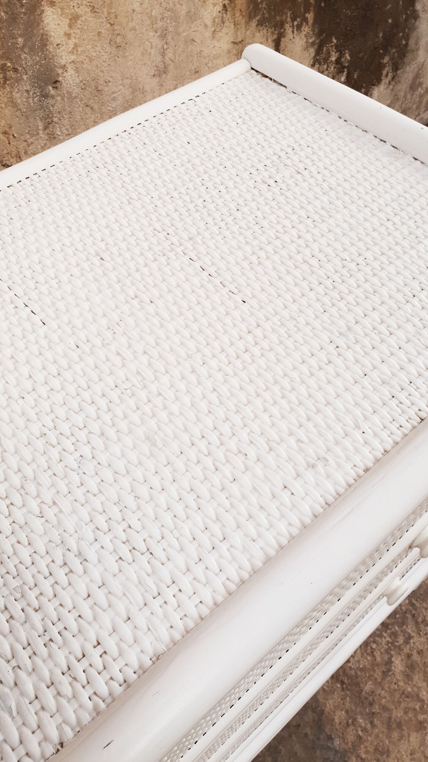 Commode vintage en rotin blanc
