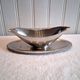 Very beautiful sauce boat from Létang Remi in very good condition.