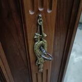 Armoire ancienne classique avec portes à miroirs biseautés