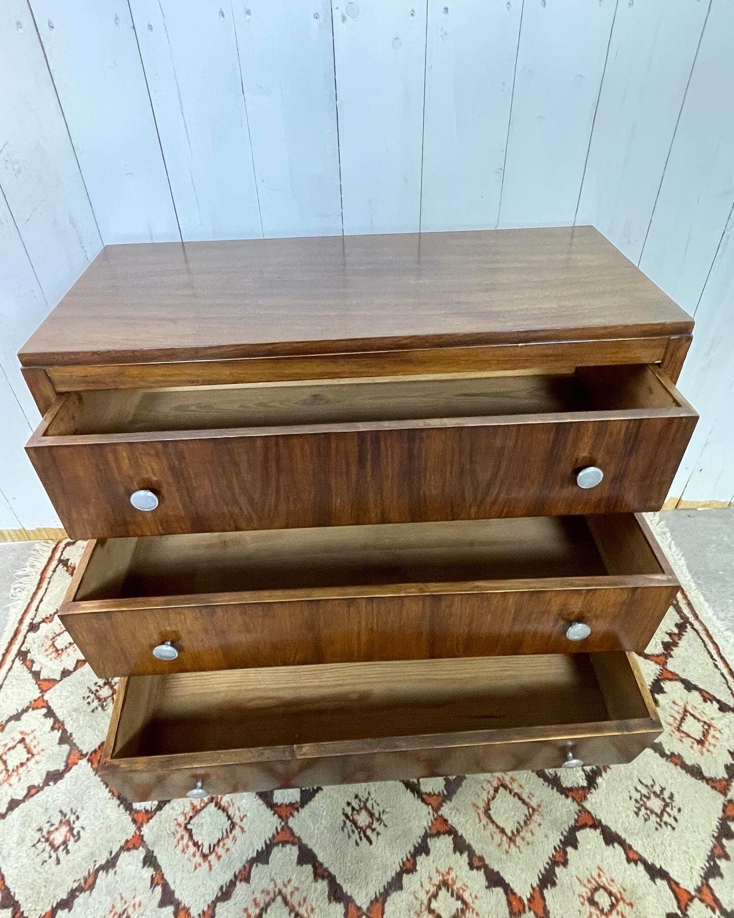 Art deco chest of drawers