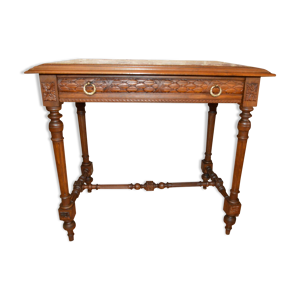 Table en noyer dessus marbre avec