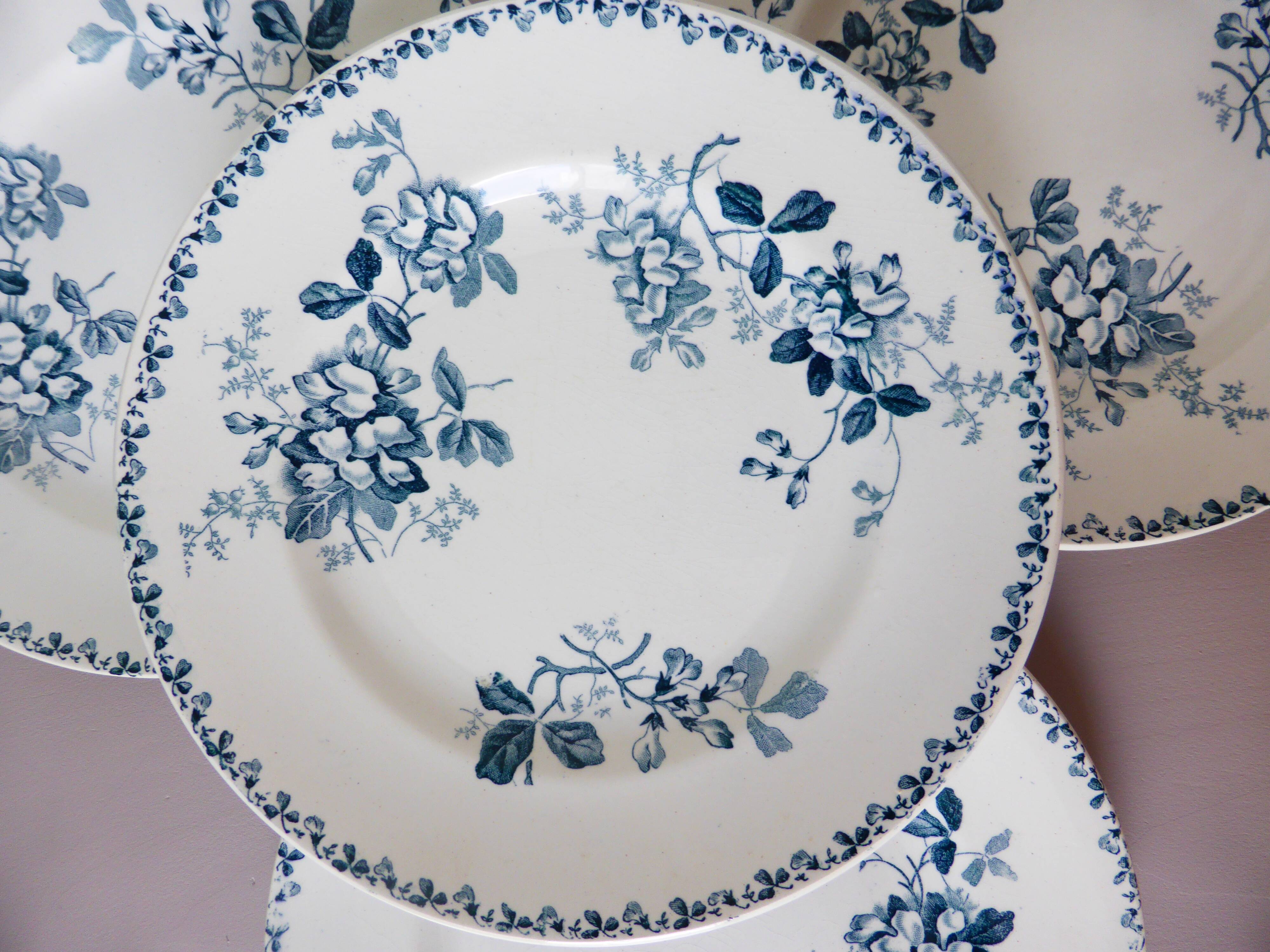 4 flat plates in iron earth St Amand and Hamage model Acacia 2008162