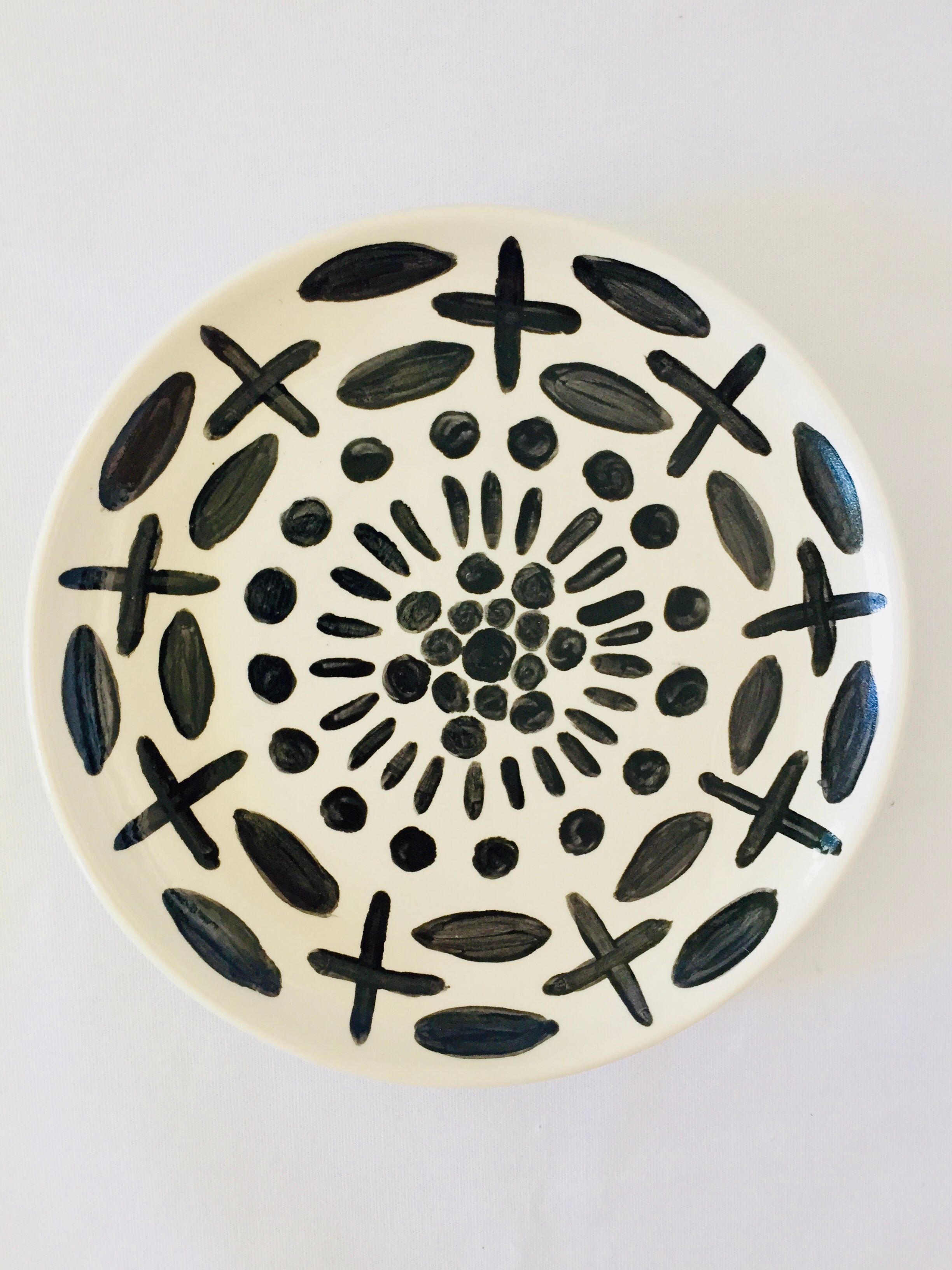 8 assorted black/white dessert plates