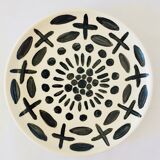 8 assorted black/white dessert plates