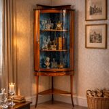 Late-19th Century English Corner Cabinet in Brown, 1890s