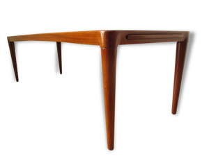longue table basse en