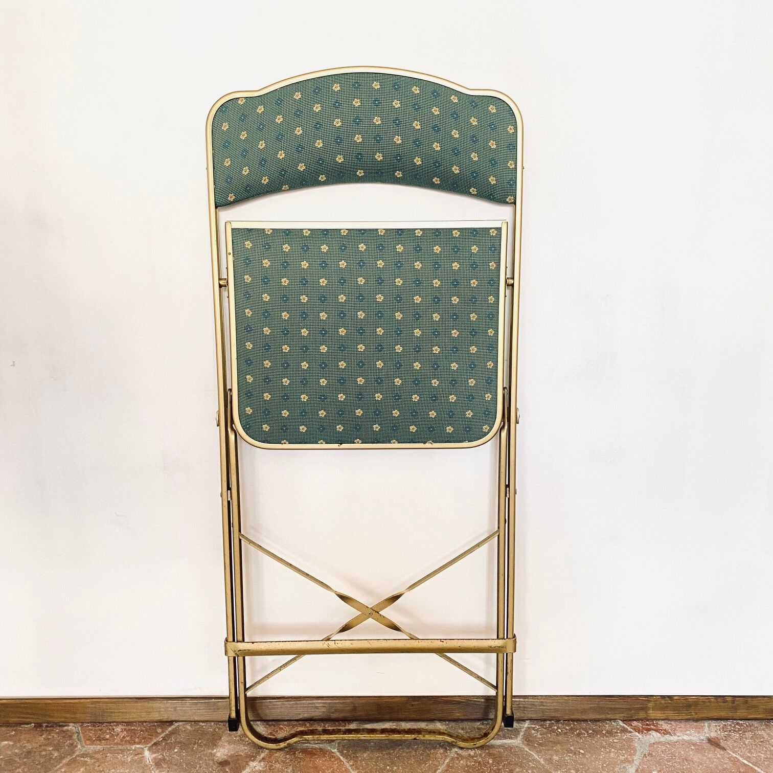 Upcycled vintage folding chair - flowers