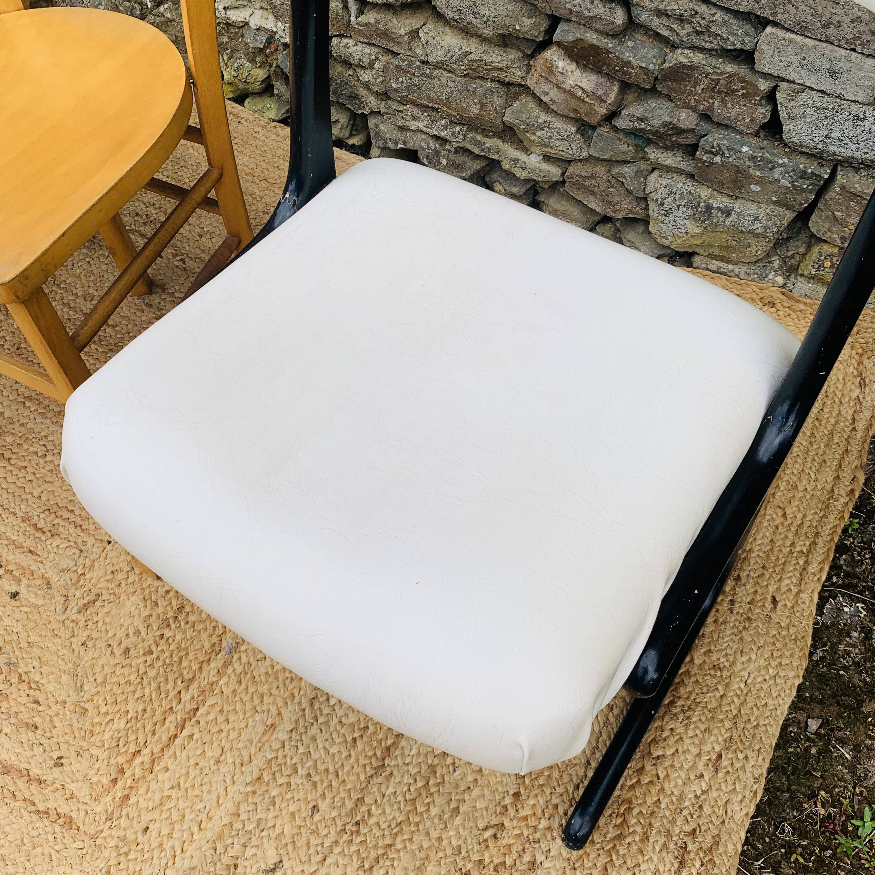 Ensemble de 4 chaises dépareillées