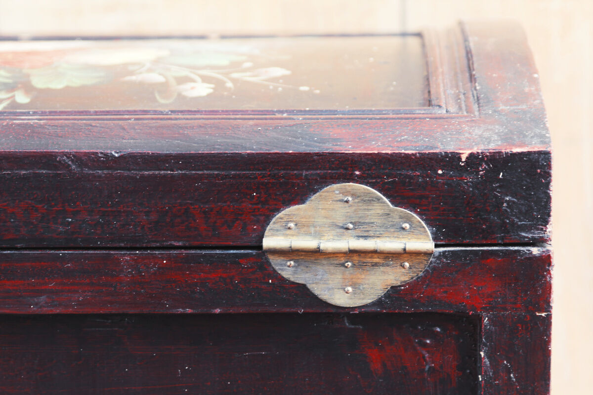 Lacquered wood chest, Napoleon III style