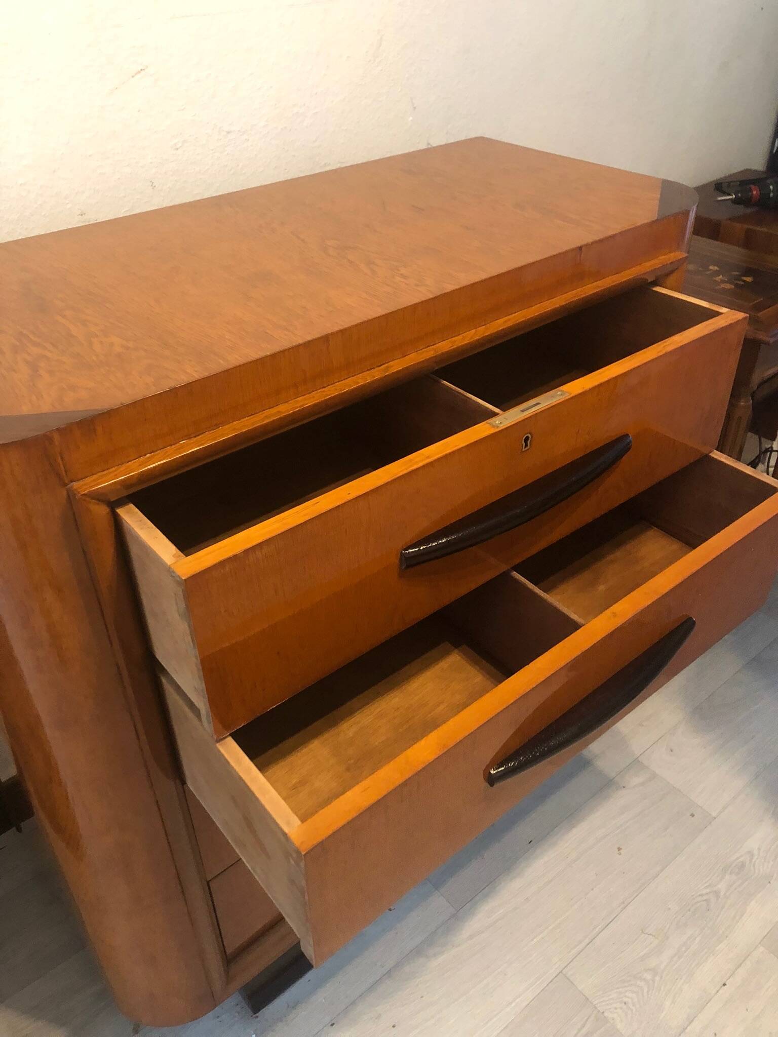 Art Deco chest of drawers