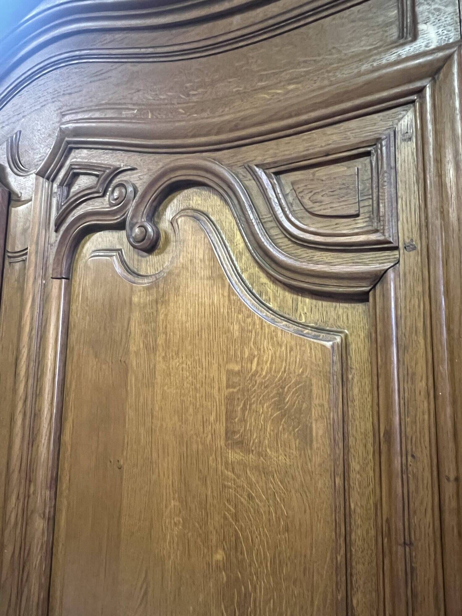 Pair of high-quality solid oak Norman wardrobes, "Cauchoise" model from the 1960s-1970s.