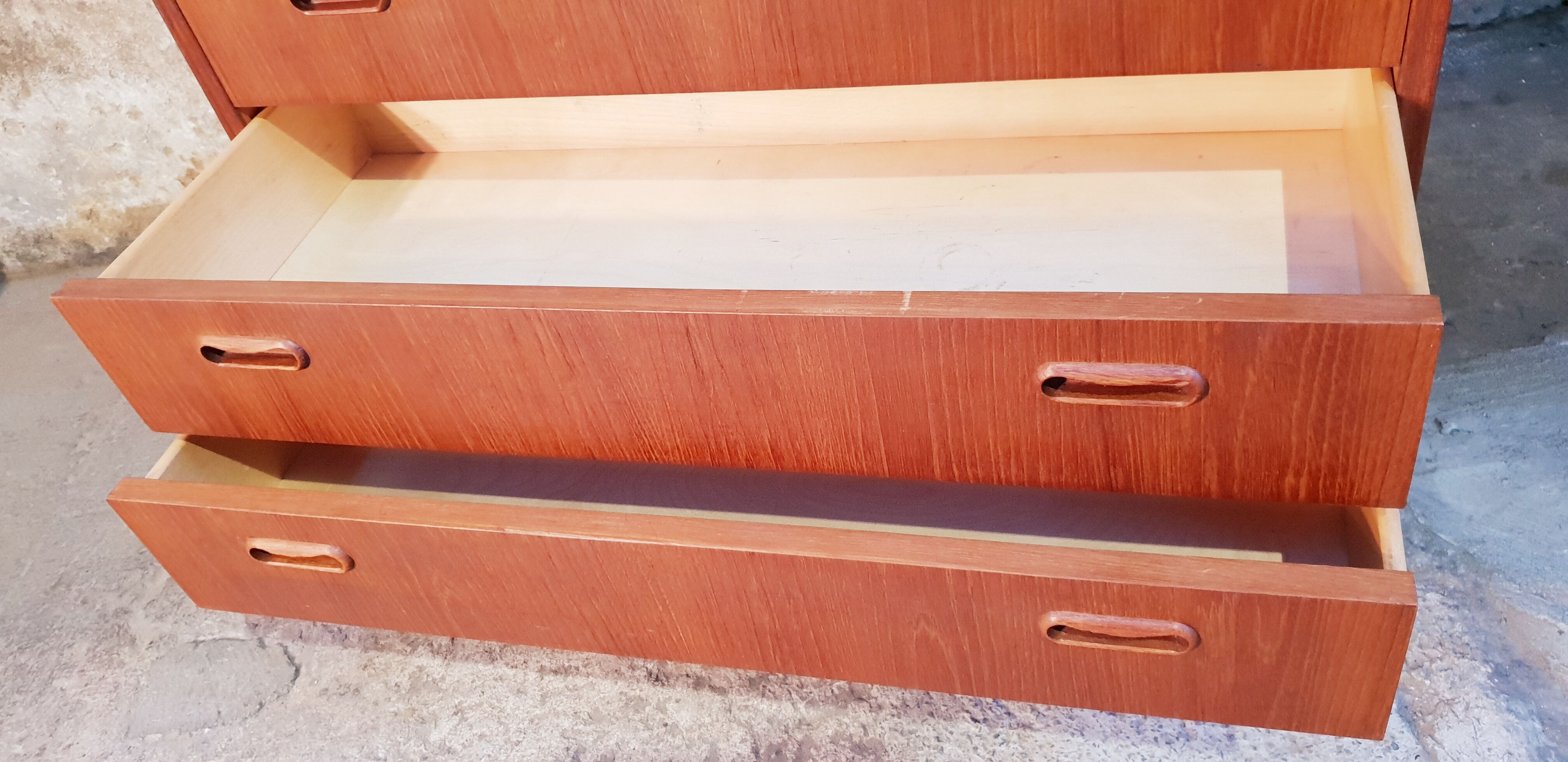 Scandinavian chest of drawers