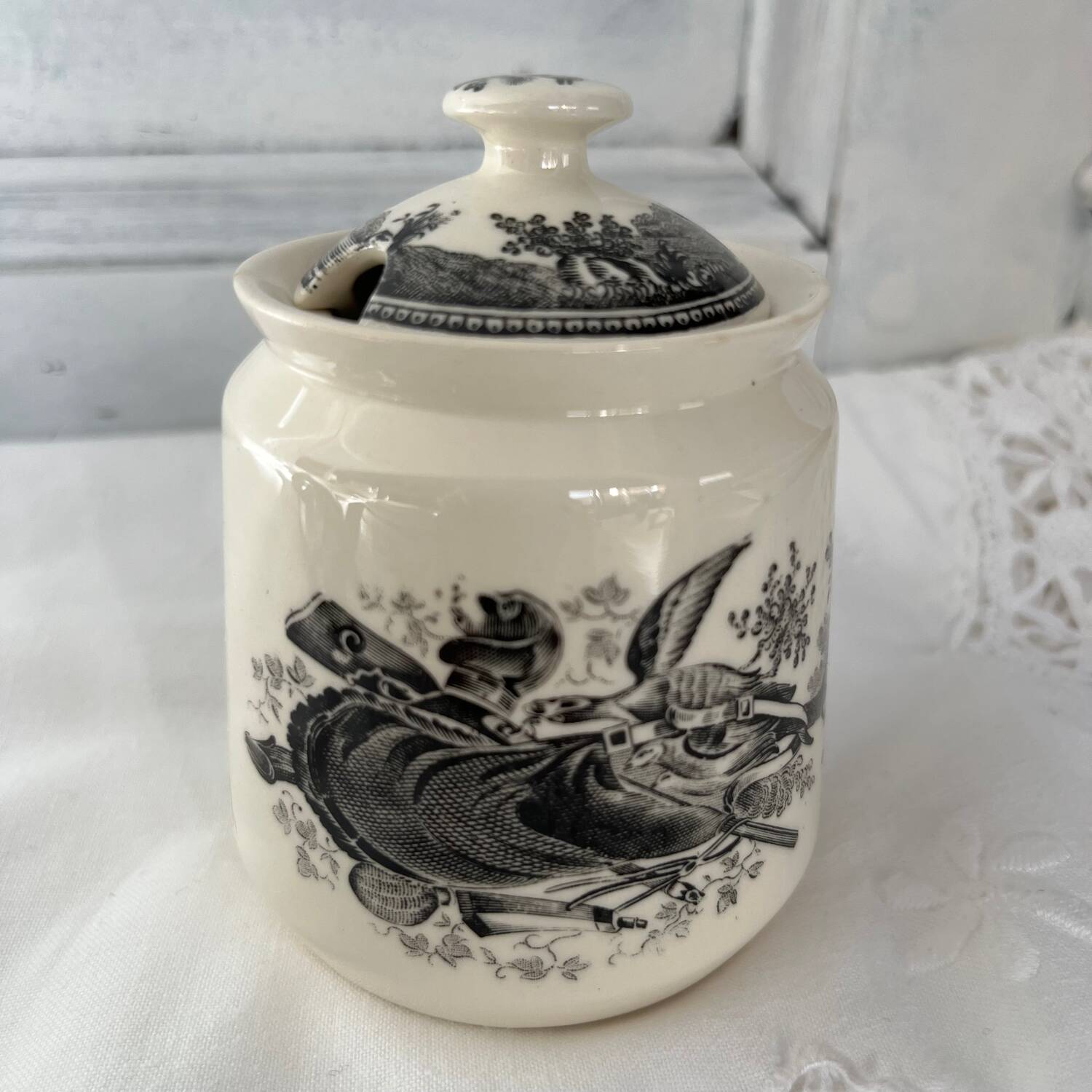 Villeroy and Boch mustard pot