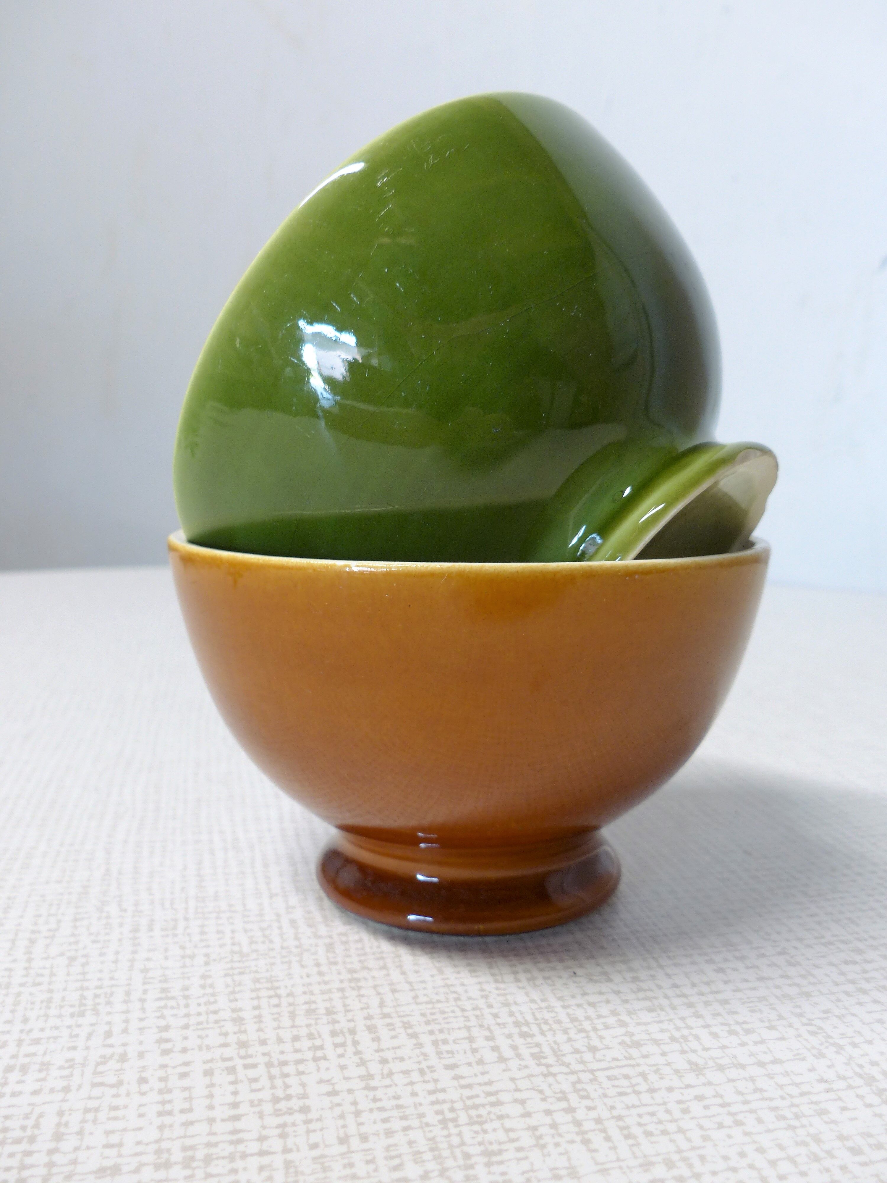 Duo of earthenware bowls