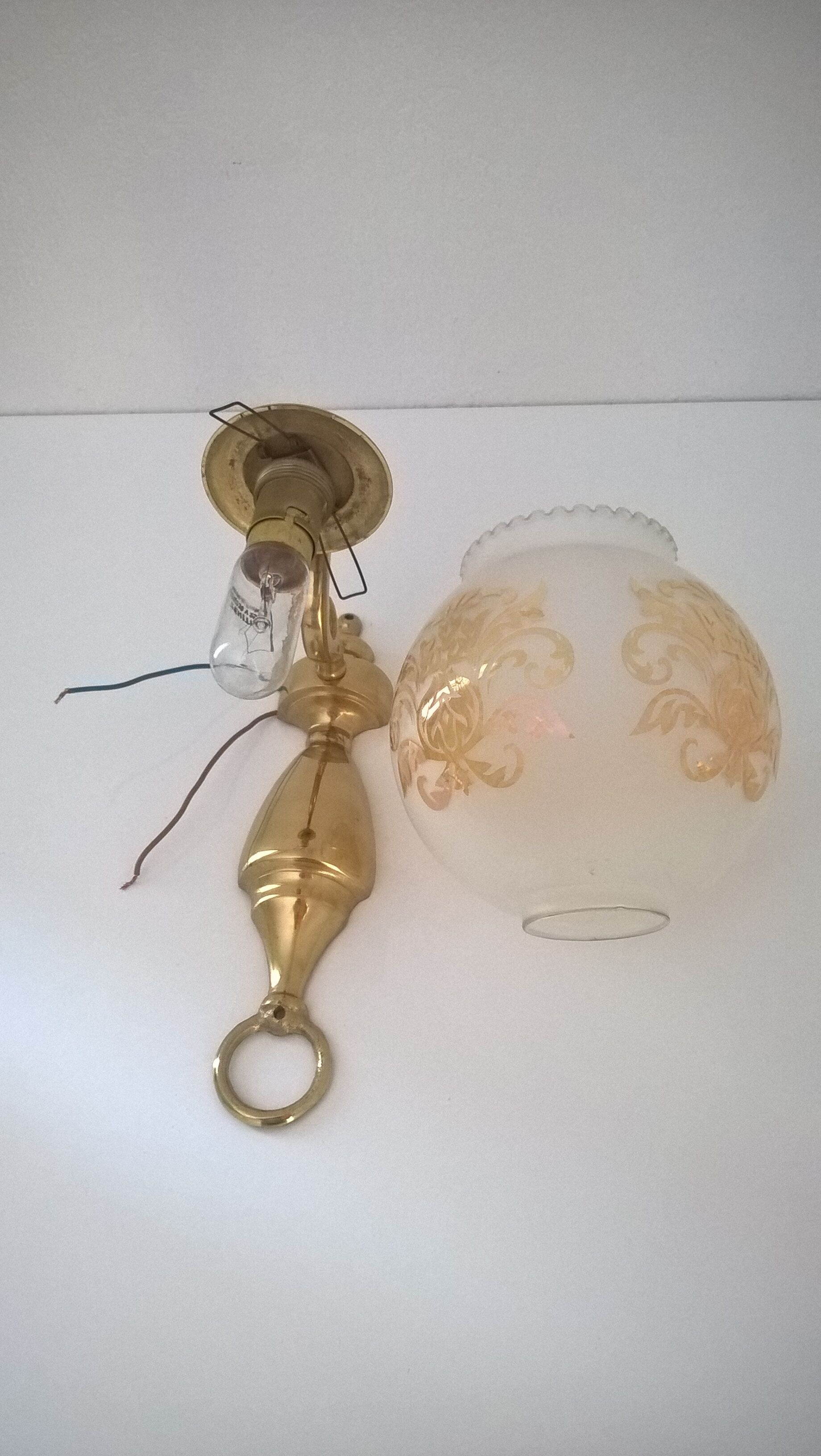 Art deco wall lamp in brass