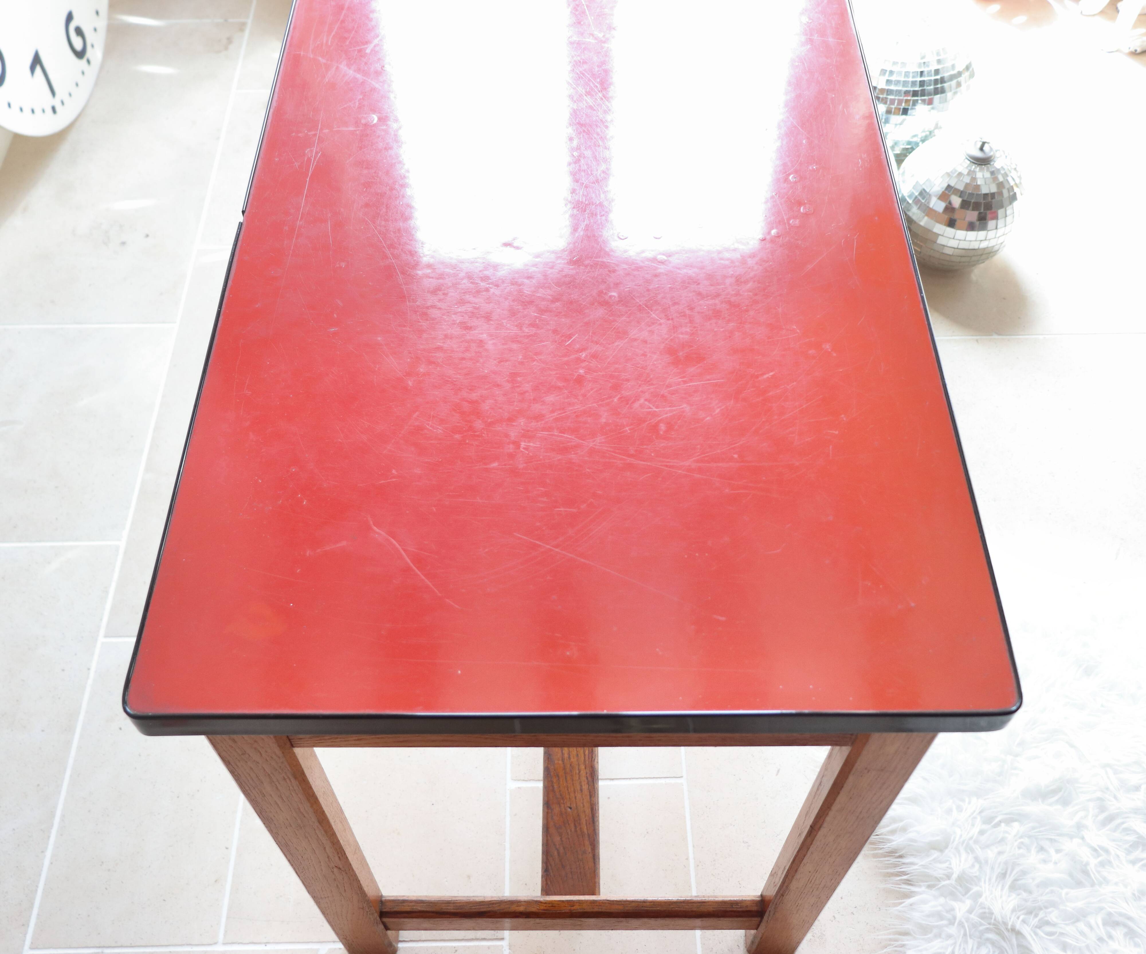 Vintage children's desk in solid oak and red formica, 50s/60s