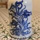 Lot de 2 choppes en grès de Betschdorf – Poterie Graessel – décor floral bl