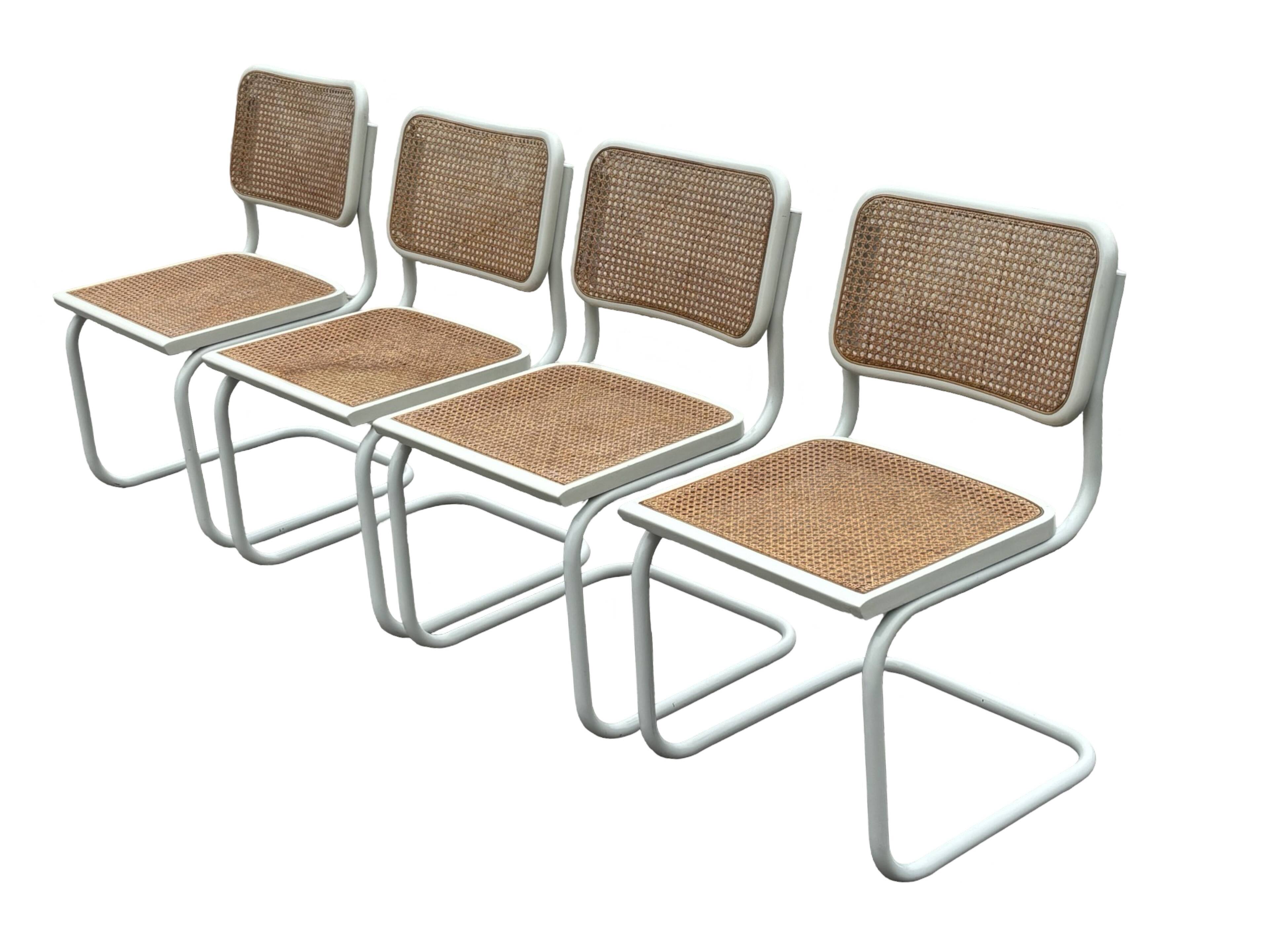 Lot de 4 chaises Cesca modèle b32 par Marcel Breuer Design