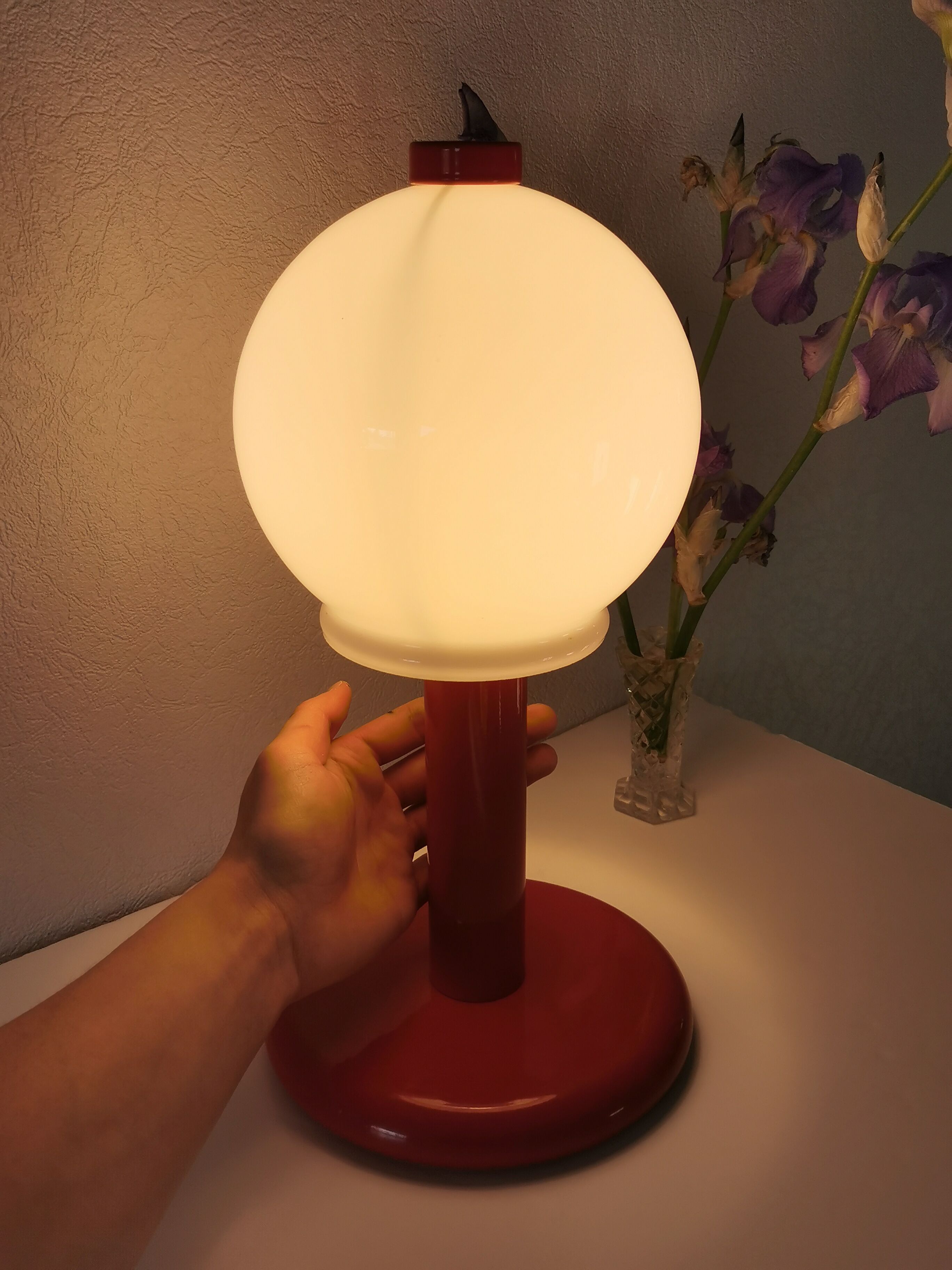 Mushroom lamp in lacquered steel and opaline, bubble gum, space age, 1970
