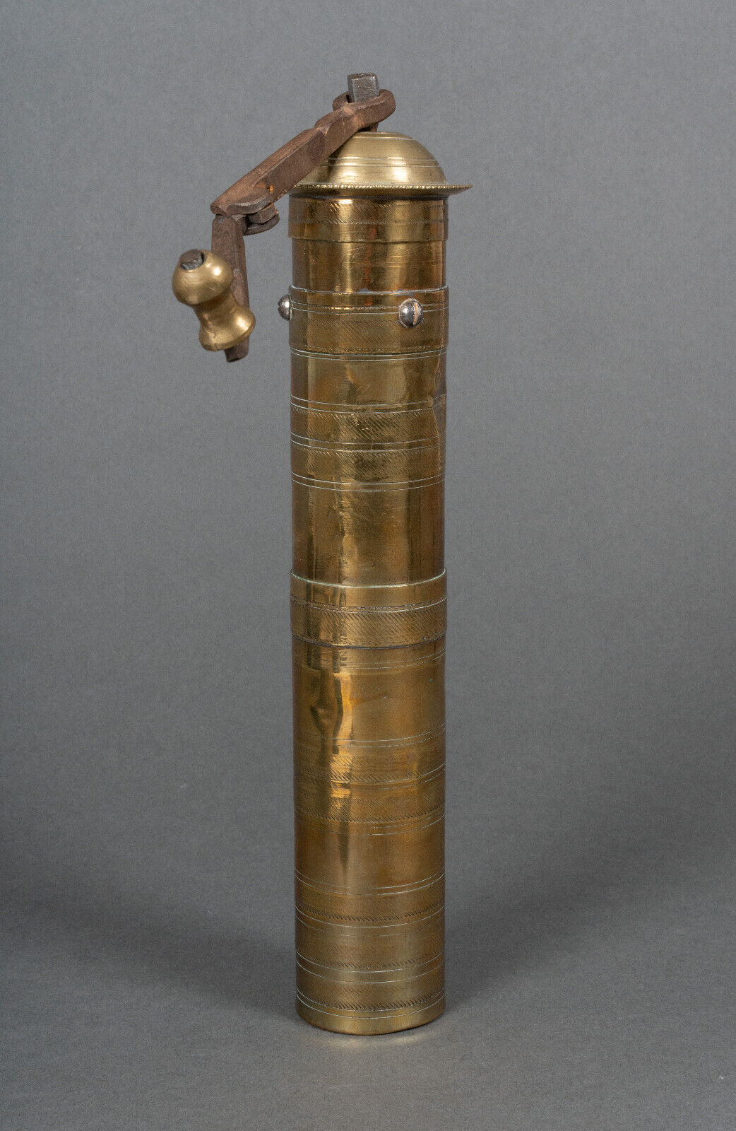 Large nineteenth pepper mill Nurtsengul Istanbul