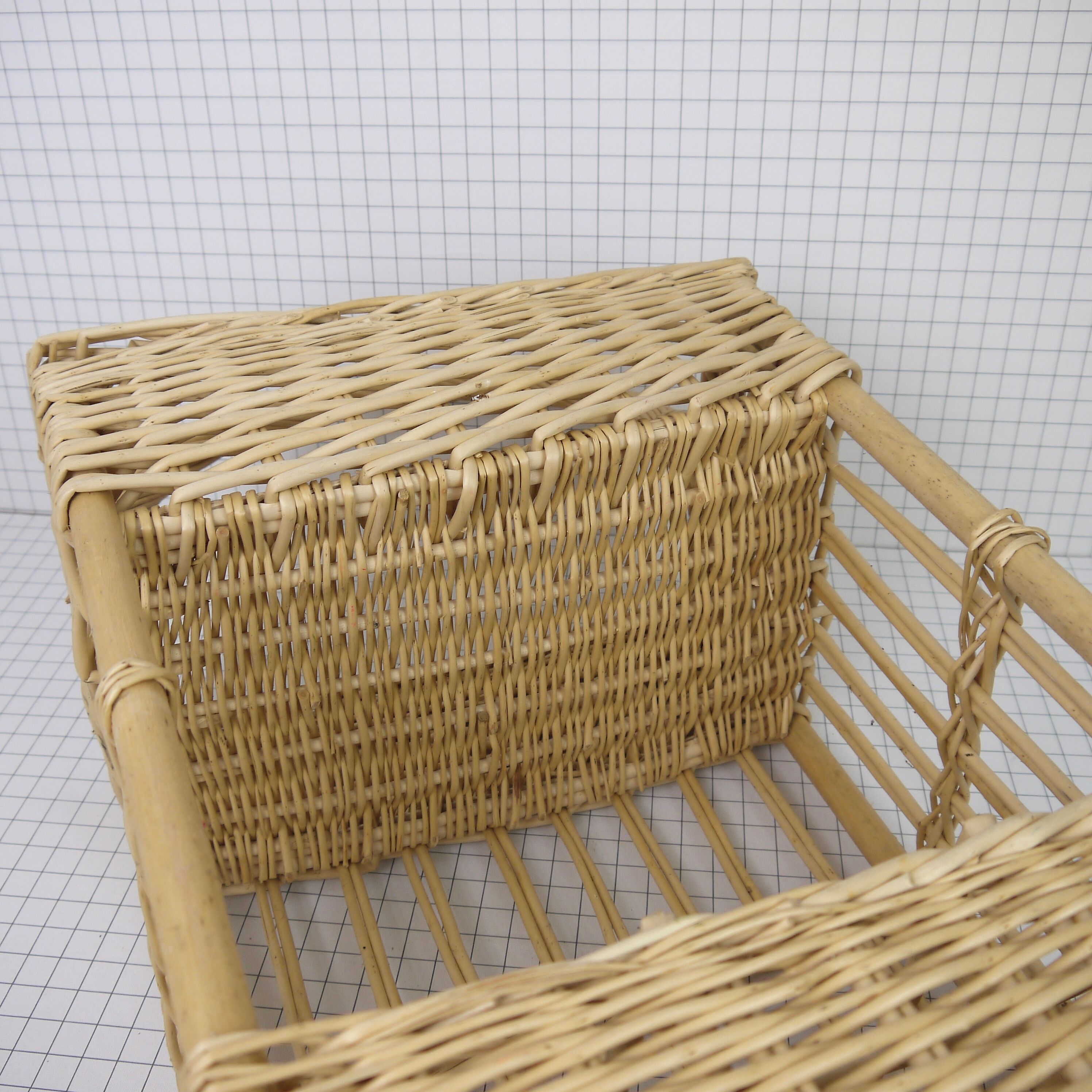 Mini bar in rattan and wicker