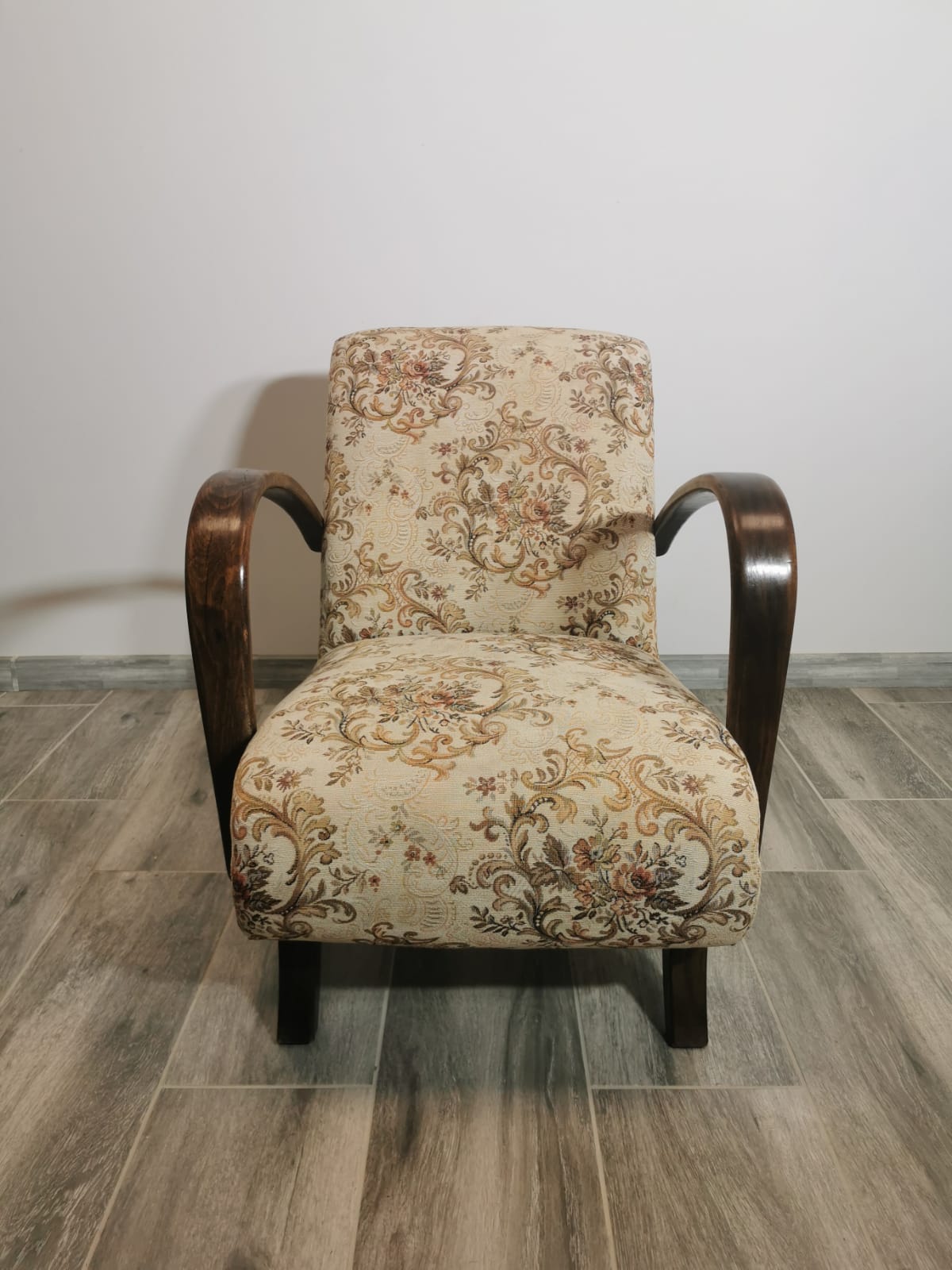 H-227 armchair by Jindrich Halabala