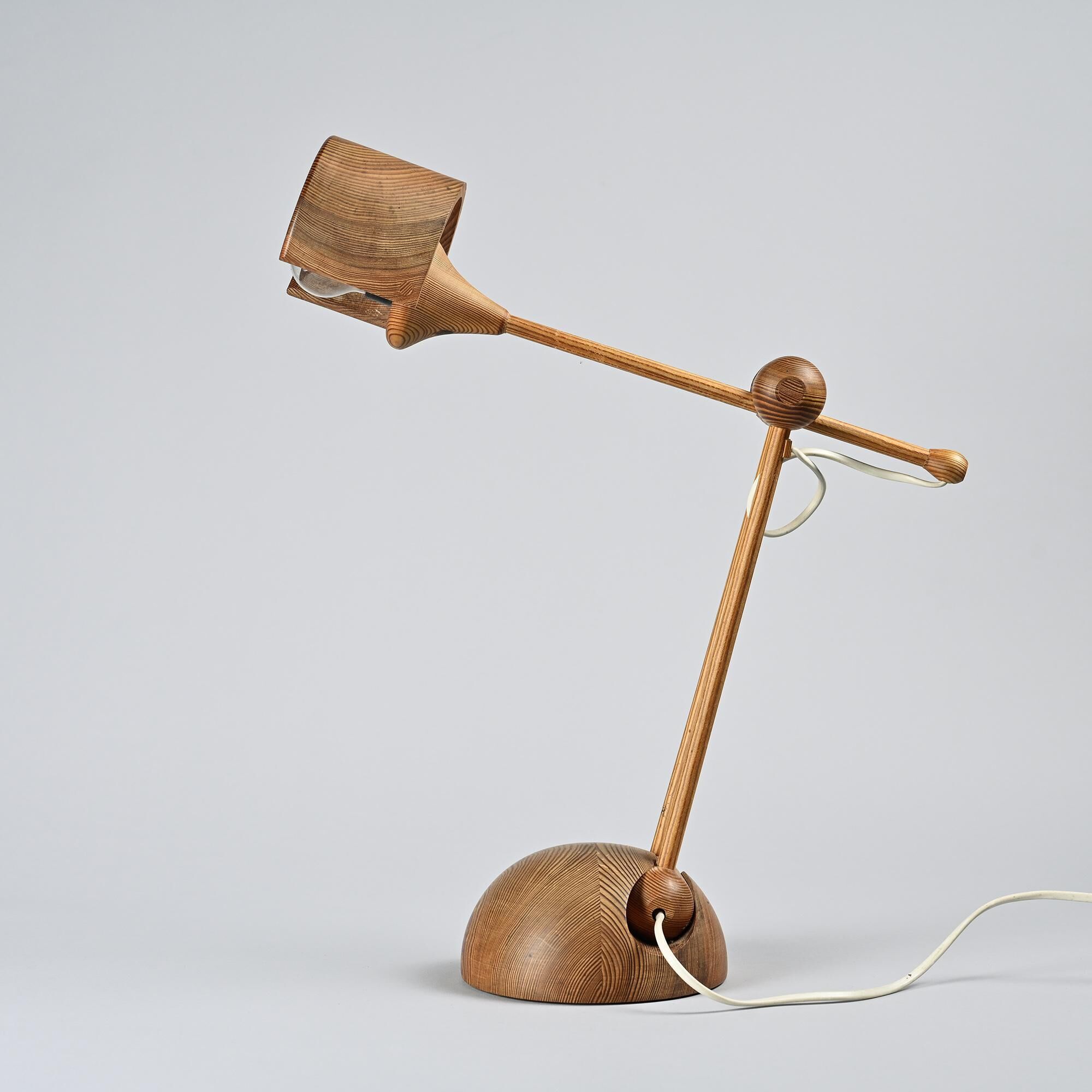 Turned wooden desk lamp, Swiss craftsmanship, circa 1970.