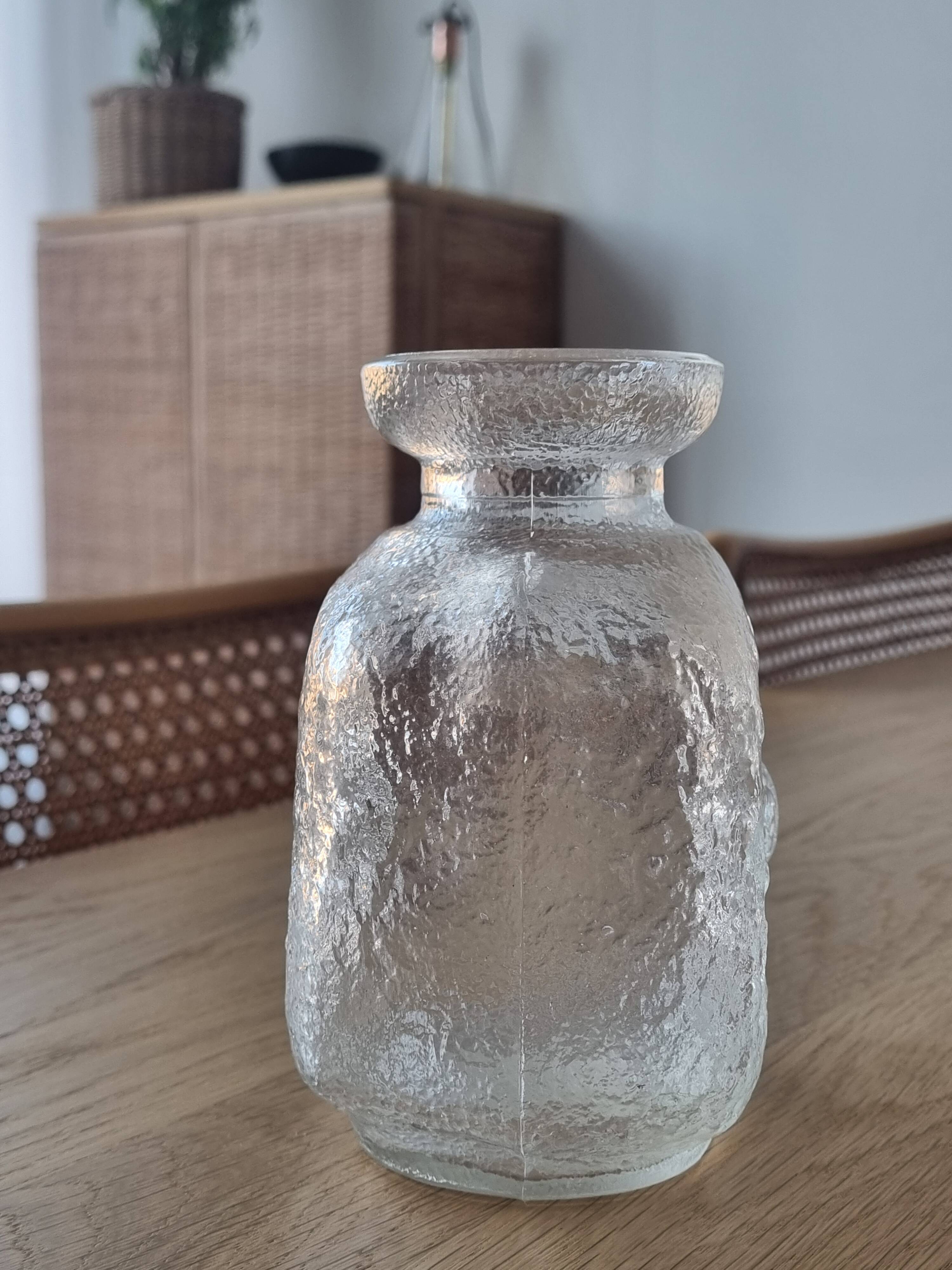 Daisy Vase Pavel Pánek 1974