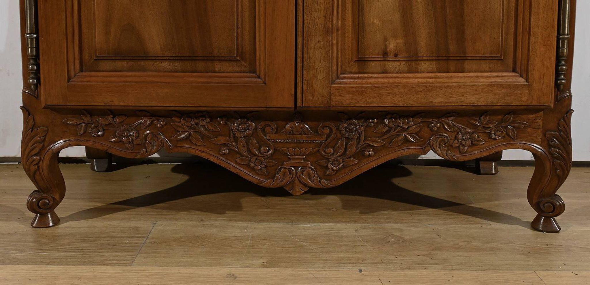Walnut Display Cabinet, Louis XV Style – Late 19th Century