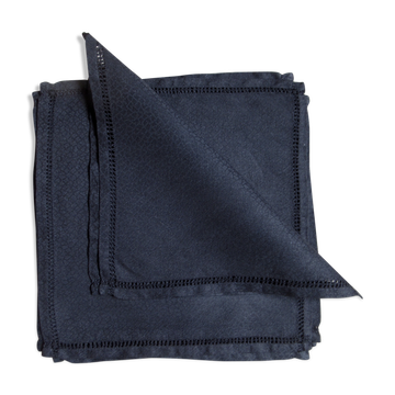 6 black napkins, made of linen damask