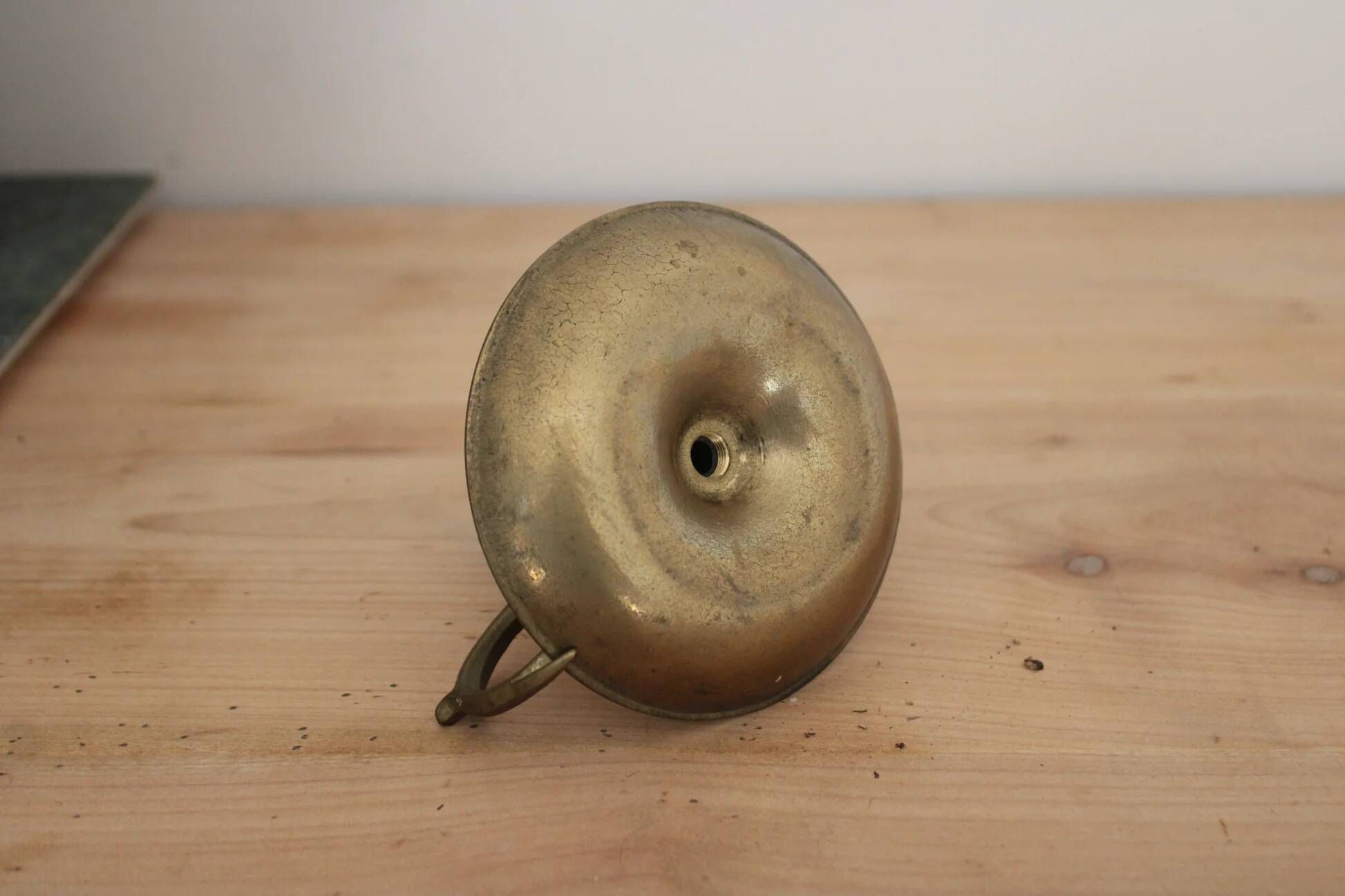 Antique patinated brass hand candlestick – Vintage rat of the cellar